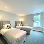 2 Bedroom Apartments Stopoverz